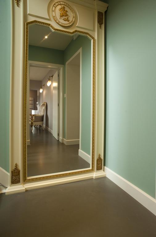 B&B Saint-Georges -Located In The City Centre Of Bruges- Exteriér fotografie A mirror