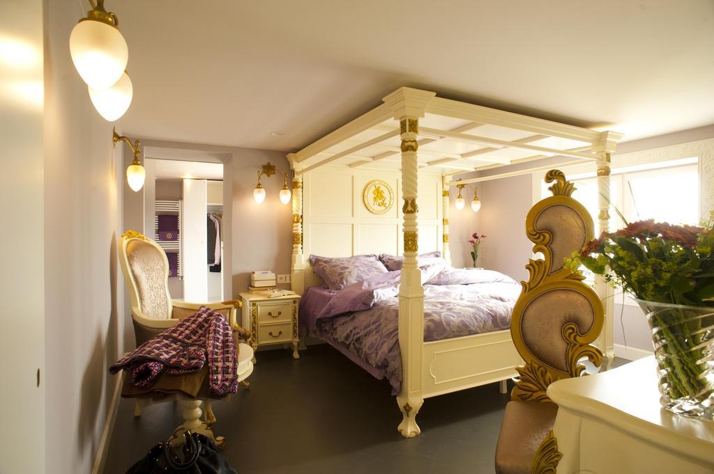 B&B Saint-Georges -Located In The City Centre Of Bruges- Pokoj fotografie A bedroom at the hotel
